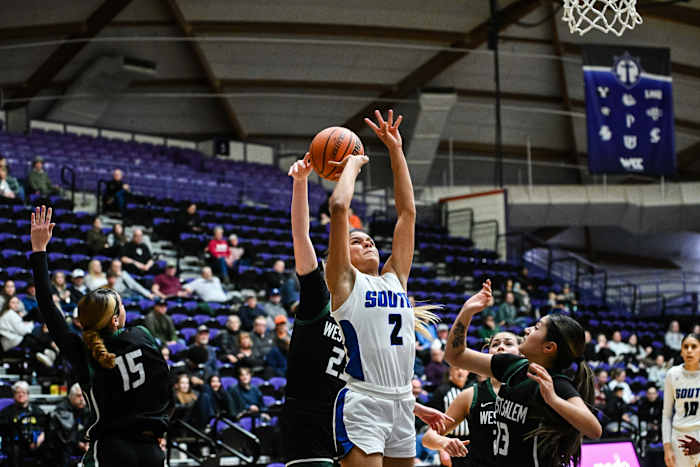 South Medford West Salem 6A Oregon girls basketball quarterfinal Naji Saker -16
